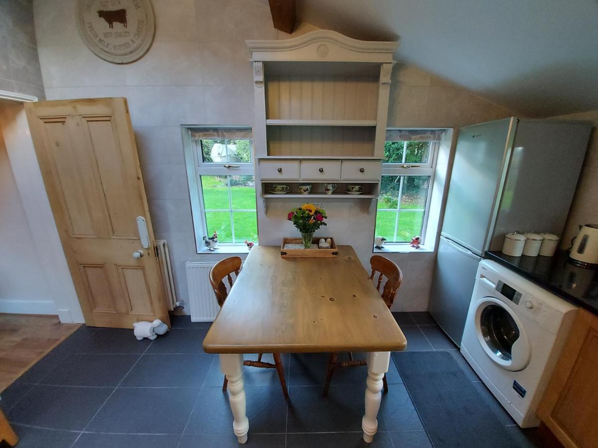 Saughall Mill Farm Cottage Chester Bagian luar foto