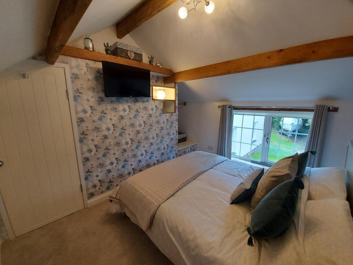 Saughall Mill Farm Cottage Chester Bagian luar foto
