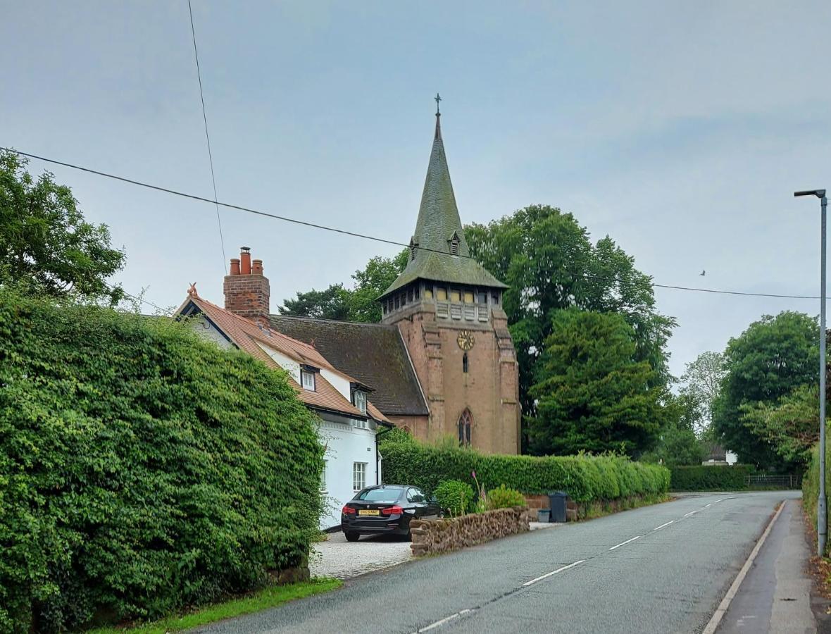 Saughall Mill Farm Cottage Chester Bagian luar foto