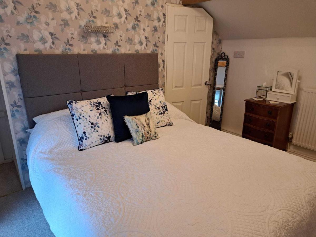 Saughall Mill Farm Cottage Chester Bagian luar foto