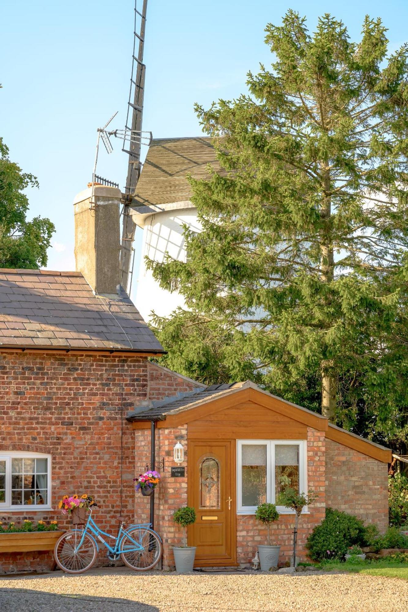 Saughall Mill Farm Cottage Chester Bagian luar foto
